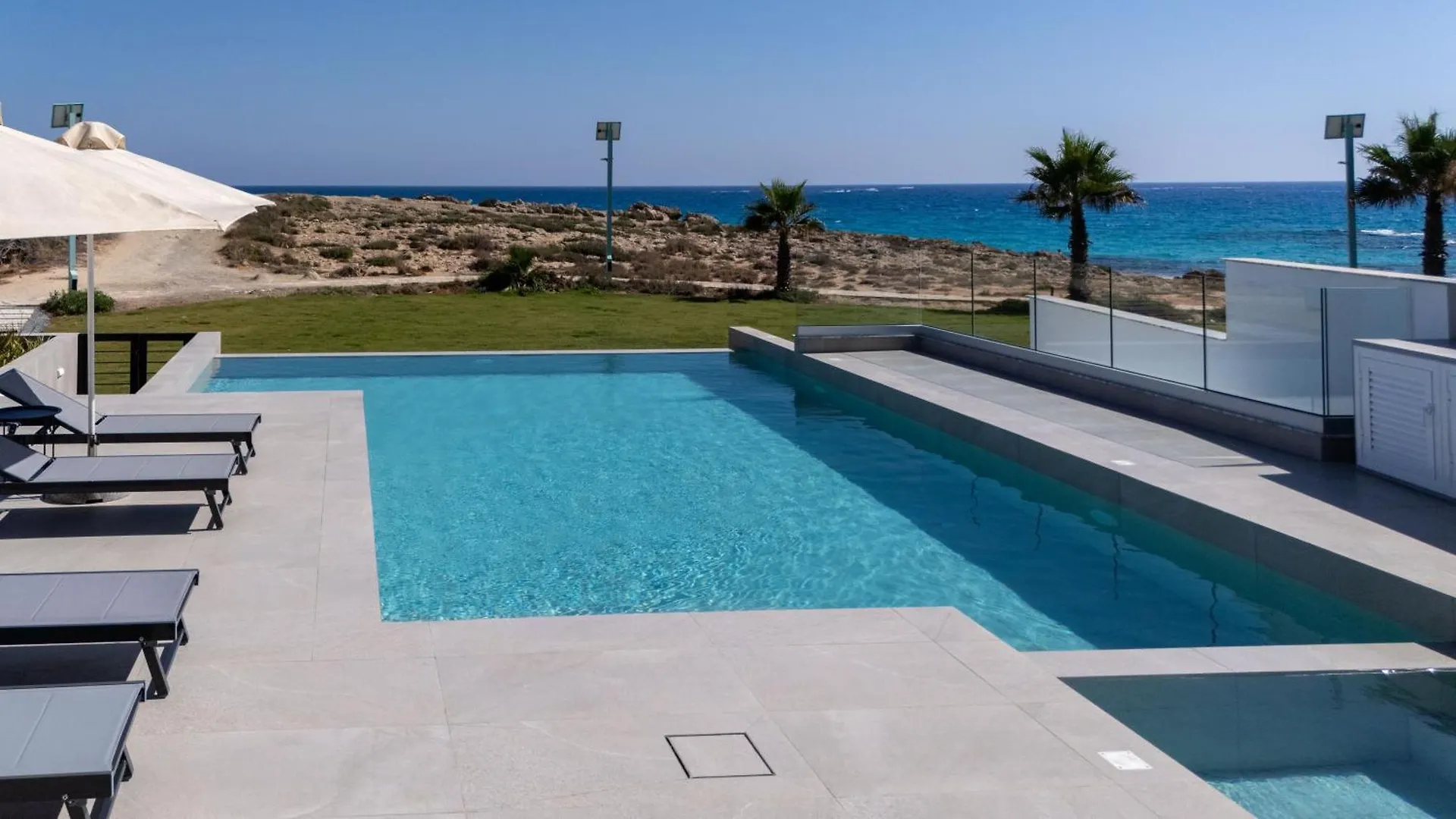 Aqua Beachfront Villas - Villa 1 Aya Napa