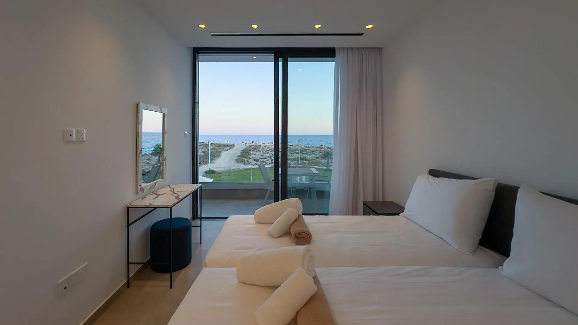 Aqua Beachfront Villas - Villa 1 Aya Napa